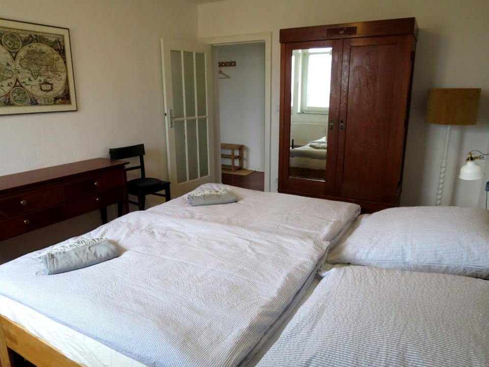 Bed, Bedroom, wardrobe