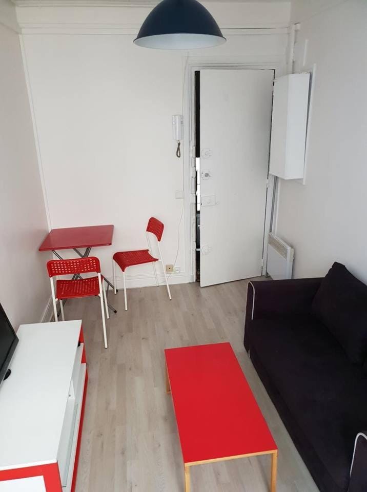 cute and quiet apartment in Montmartre Apartment in Paris