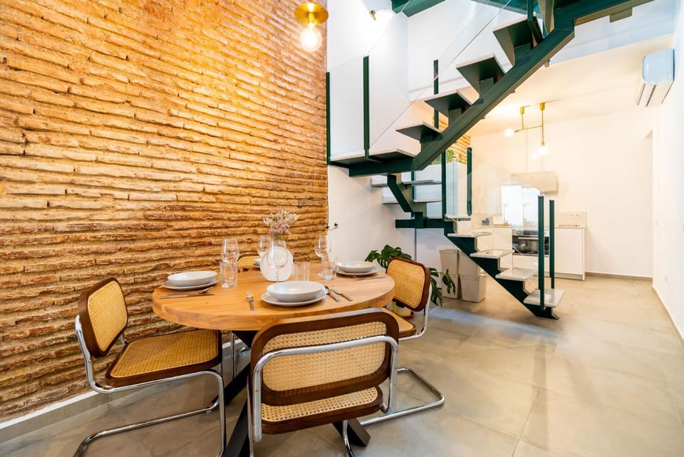 Photo of the whole room, Seating area, Dining area, air conditioner