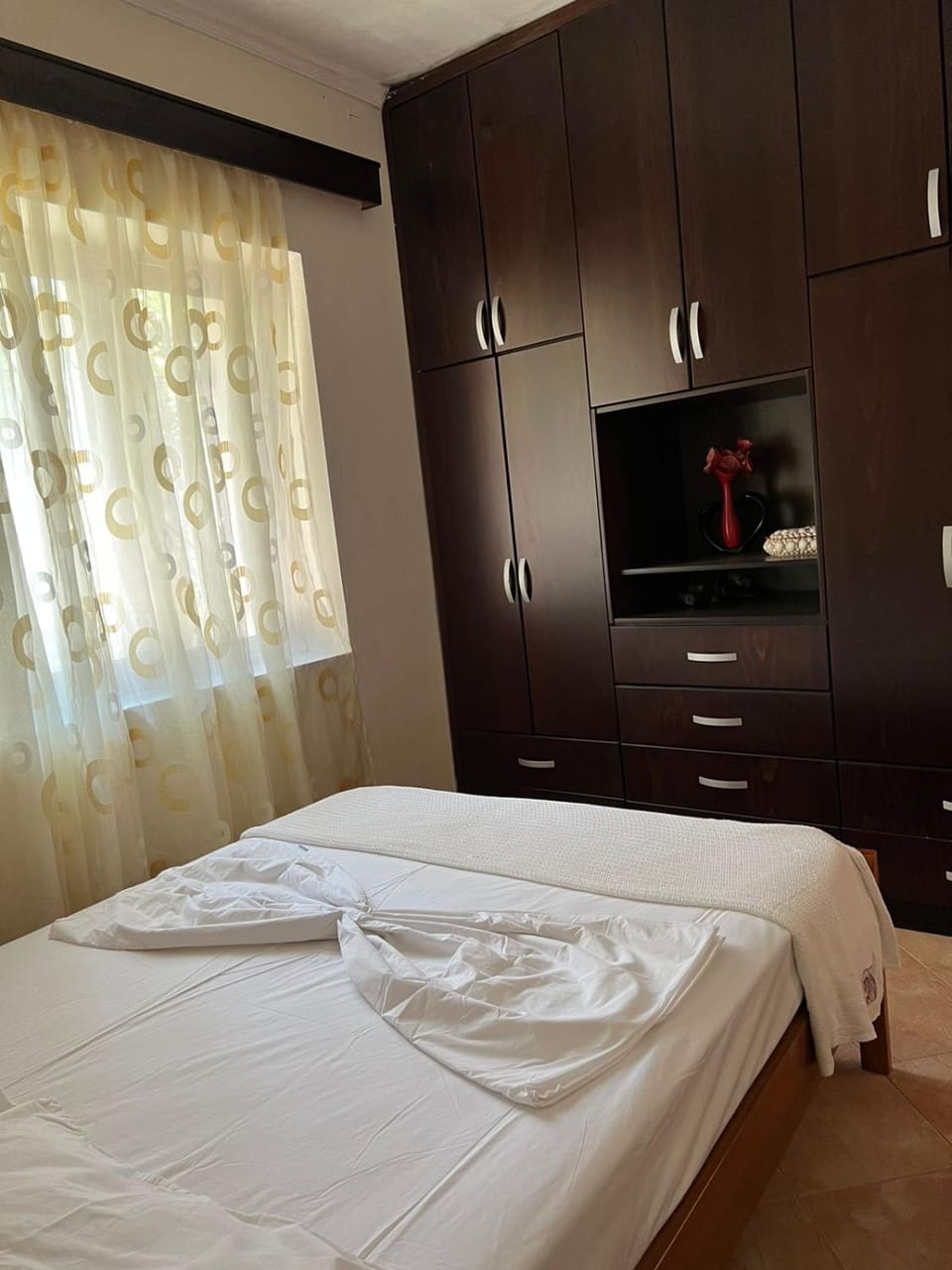 Bed, TV and multimedia, Photo of the whole room, Bedroom, towels, wardrobe