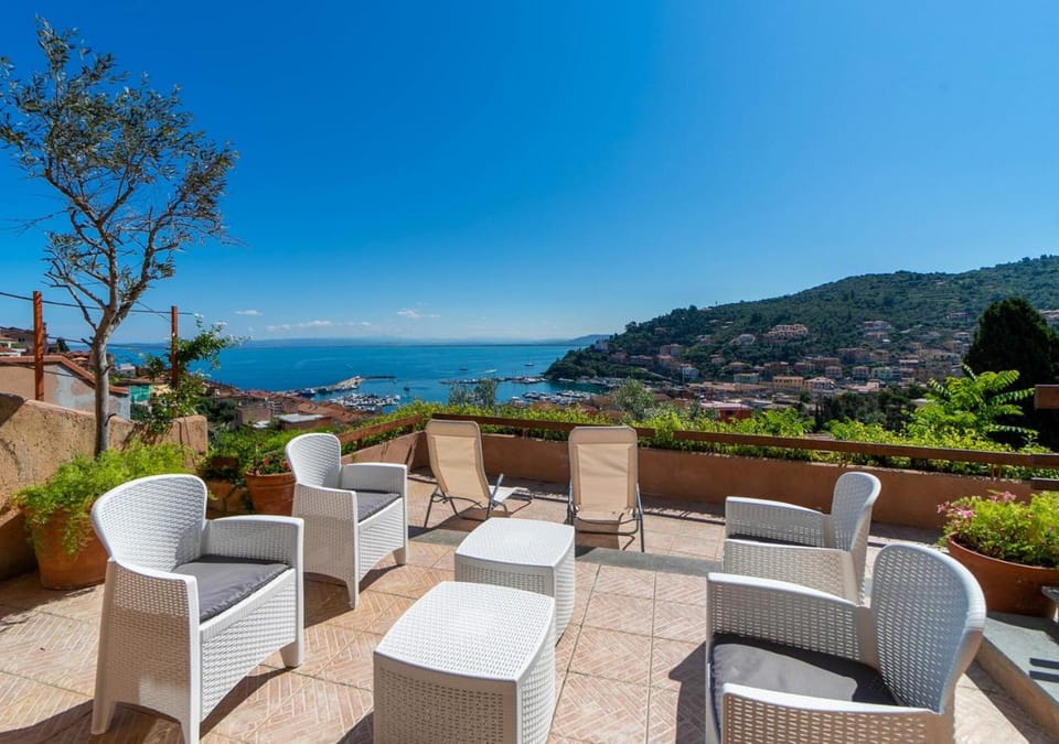 Super Terrace House in Porto Santo Stefano