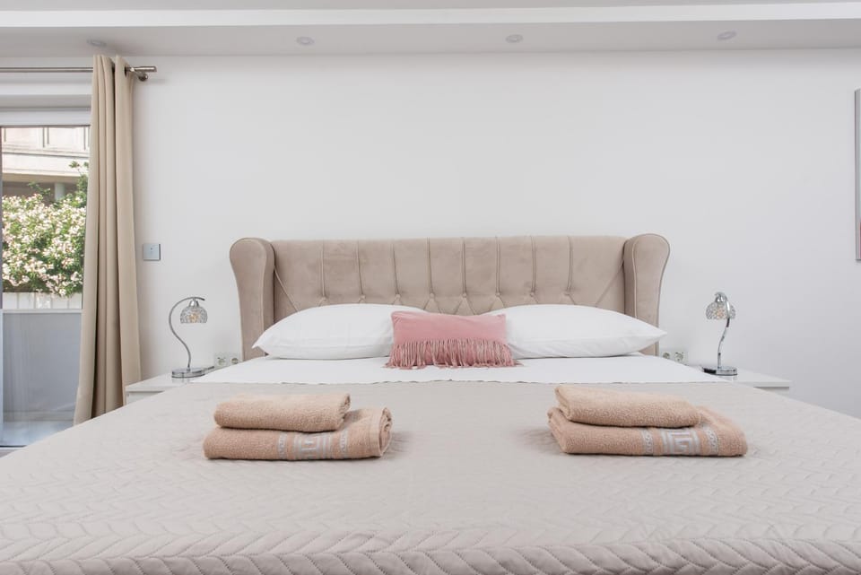 Bed, View (from property/room), Bedroom, towels