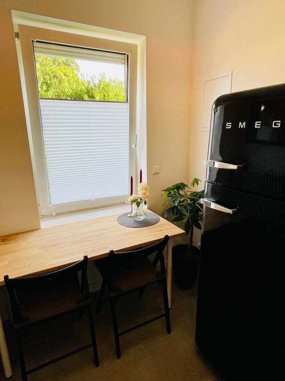Kitchen or kitchenette, Seating area