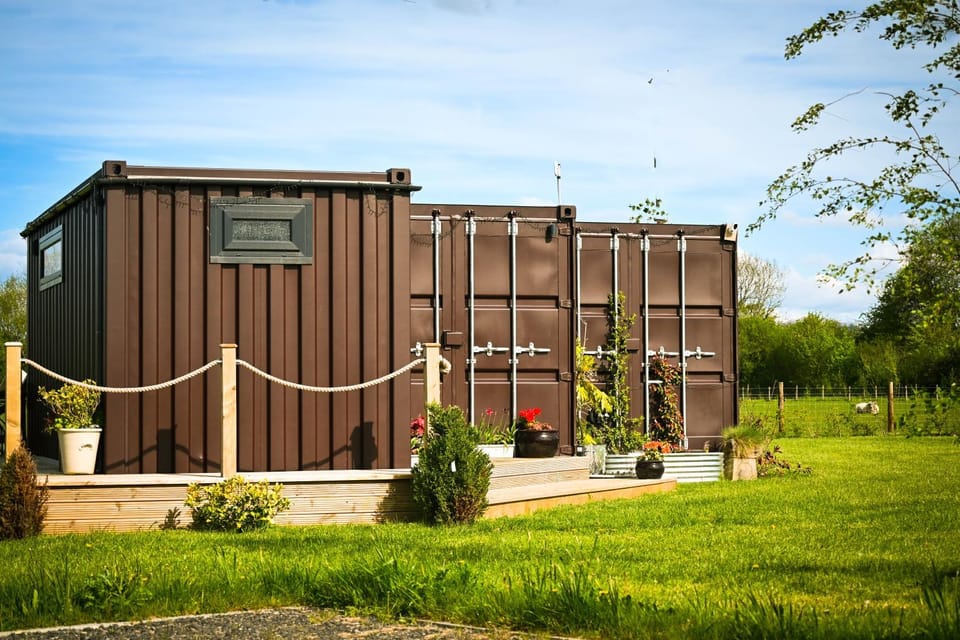 Myrtle House in Wychavon District