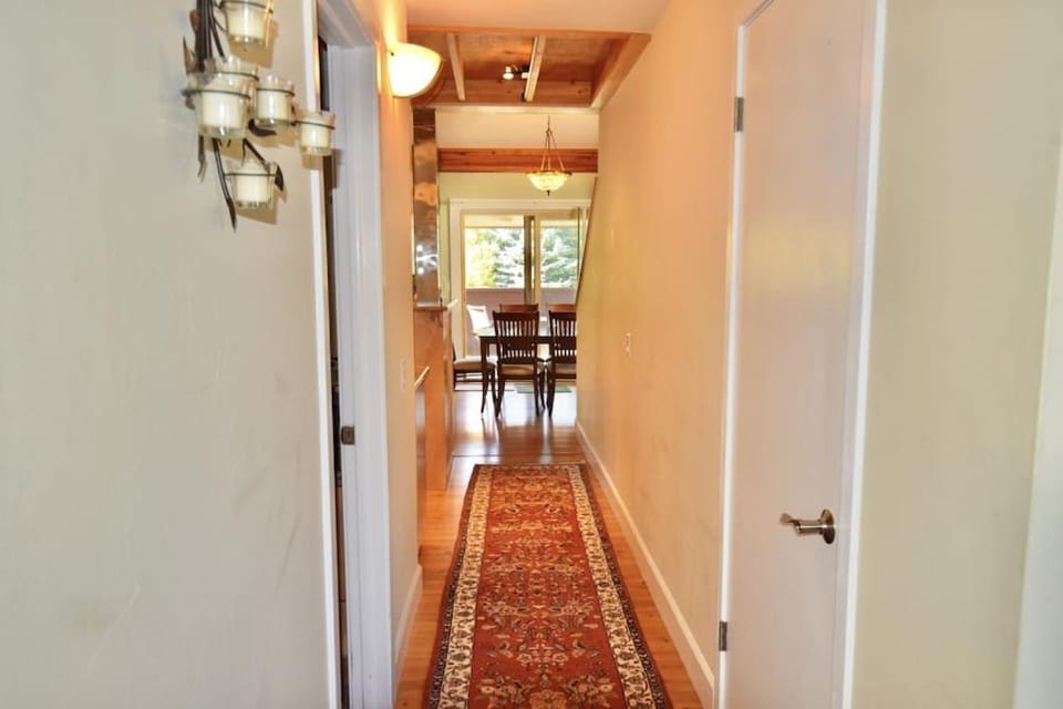 Gorgeous Jackson Hole Condo in Top location with Great Views and Private Deck with Barbeque! Apartment in Wilson
