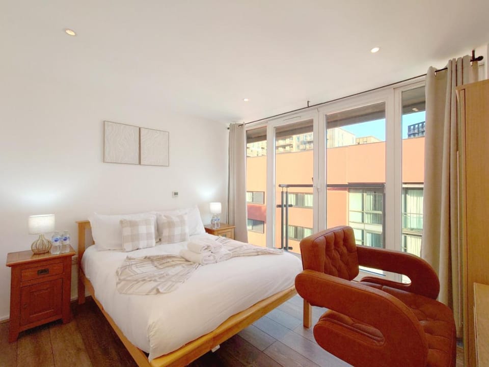 Fully Serviced Two-Bed Apartment near London Excel Apartment in London