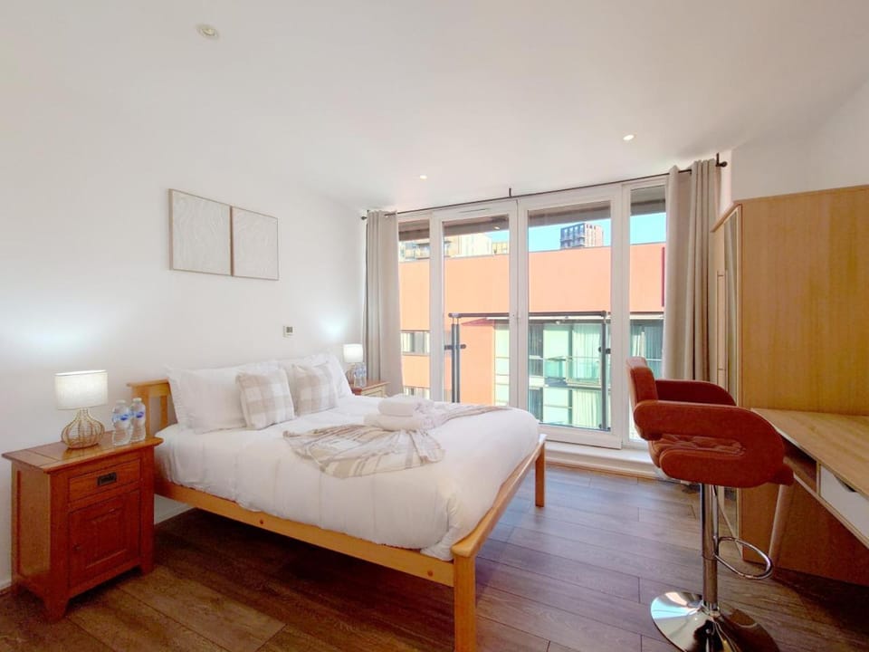 Fully Serviced Two-Bed Apartment near London Excel Apartment in London