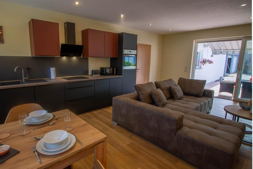 Kitchen or kitchenette, Seating area, Dining area