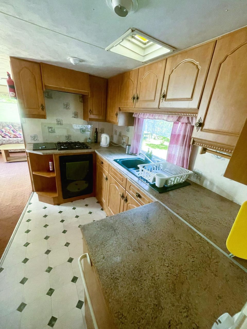 Kitchen or kitchenette, oven, stove