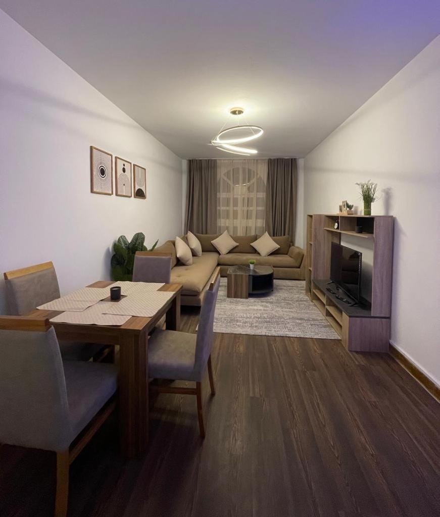 Communal lounge/ TV room, TV and multimedia, Living room, Dining area, Evening entertainment