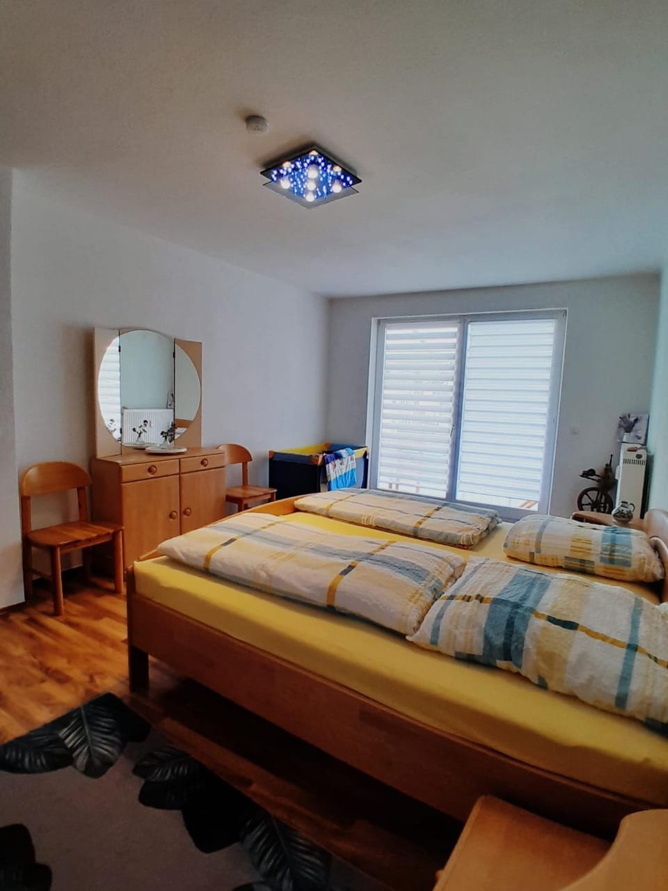 Bed, Photo of the whole room