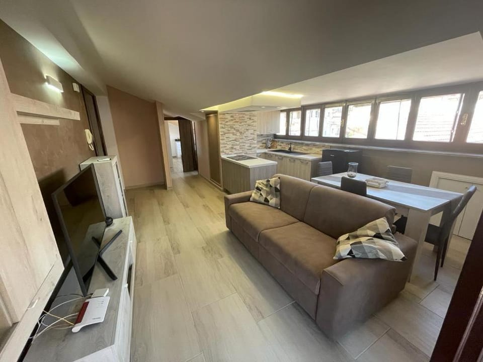 Communal lounge/ TV room, TV and multimedia, Living room, Photo of the whole room, Seating area, Evening entertainment