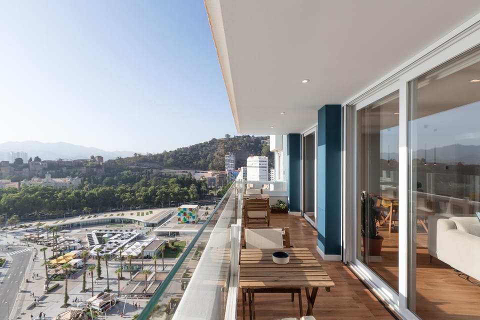 View (from property/room), View (from property/room), Photo of the whole room, Tennis court, City view, City view, Mountain view, Mountain view, Sea view, Sea view, Street view, Street view, Quiet street view