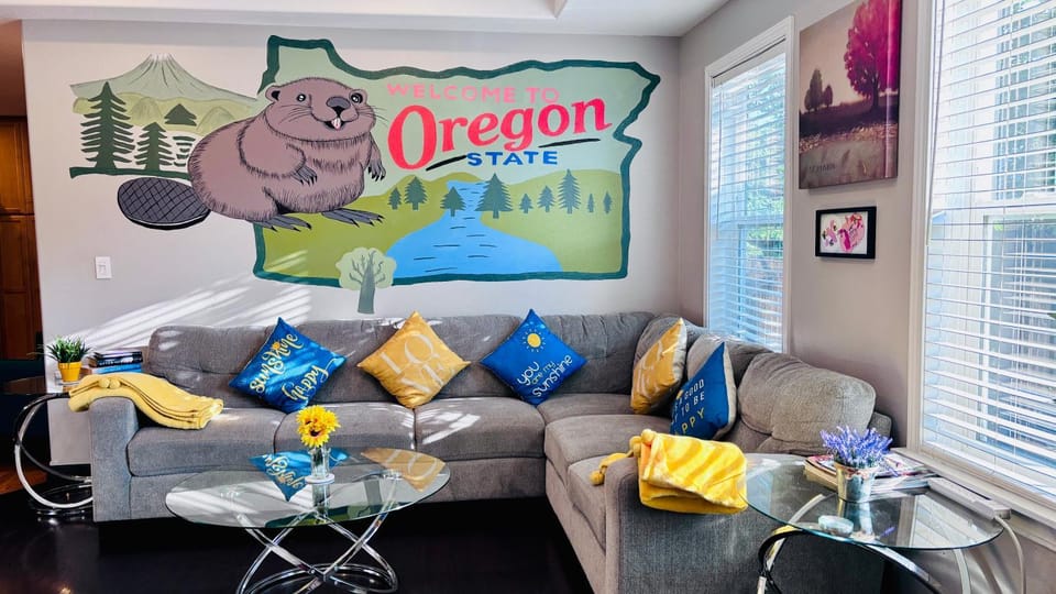 Cute Artsy7 Getaway, large parking, 20mins to OSU House in Albany