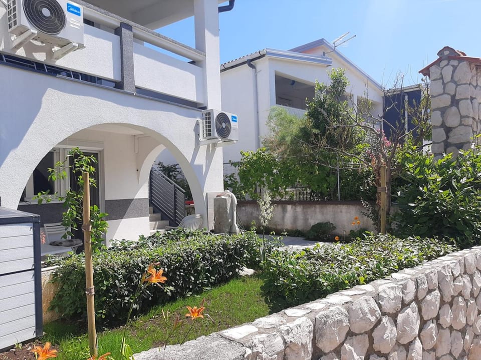 Property building, Garden
