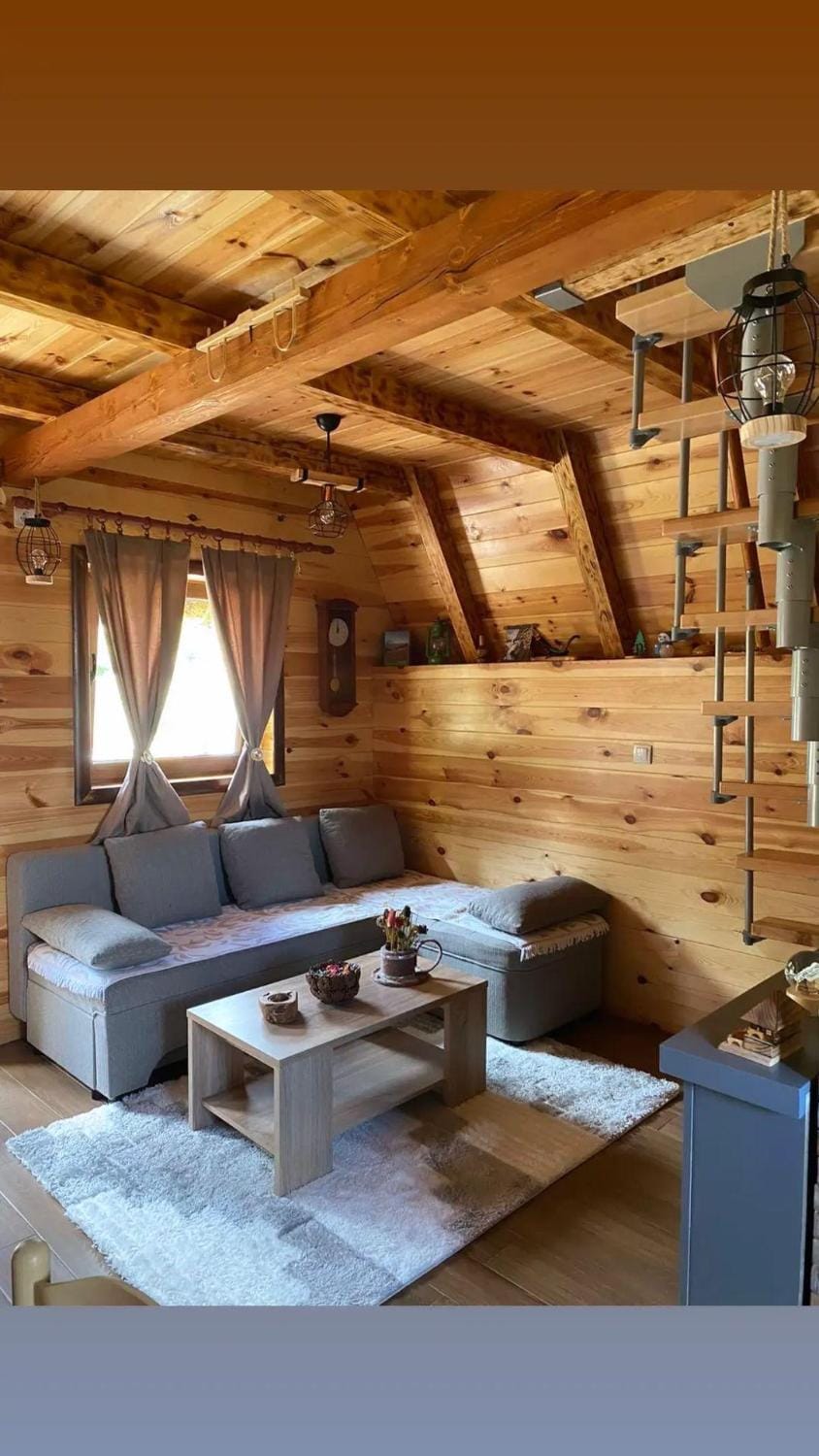 Mountain house Drveni Raj House in Montenegro