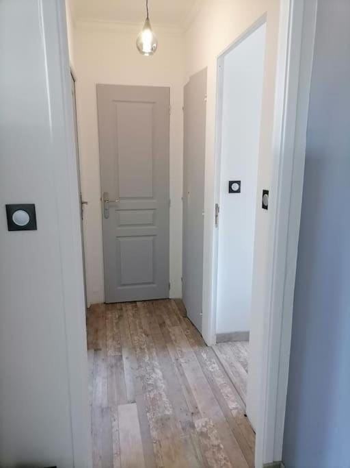 Appartement à proximité des plages et commerces Apartment in Le Lavandou