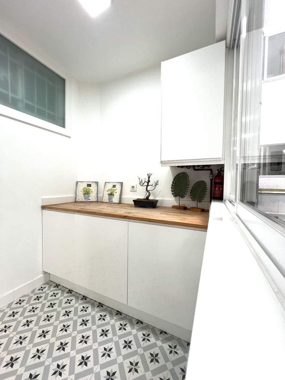 Kitchen or kitchenette