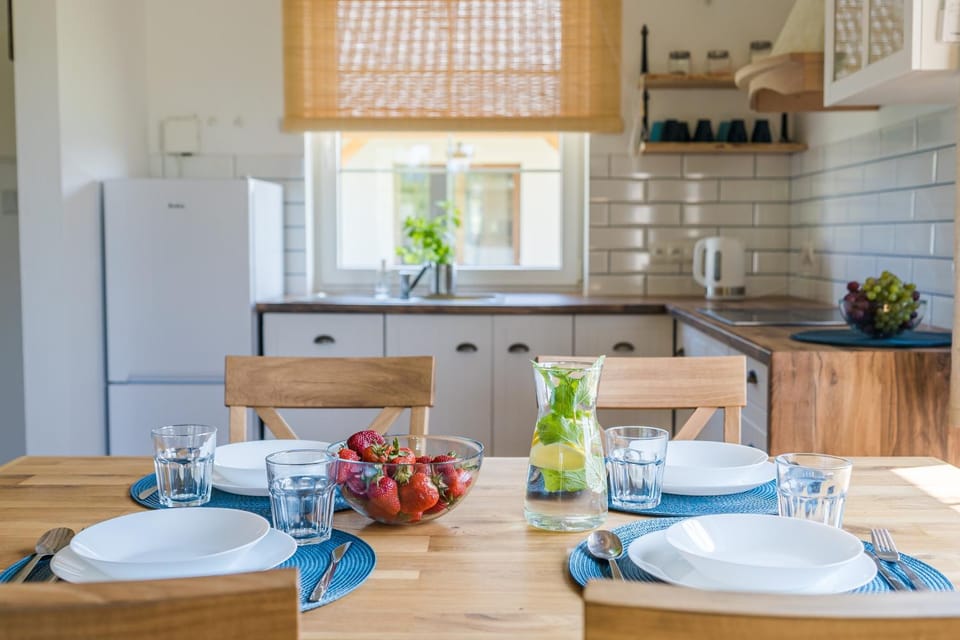 Kitchen or kitchenette, Dining area, pet friendly, stove