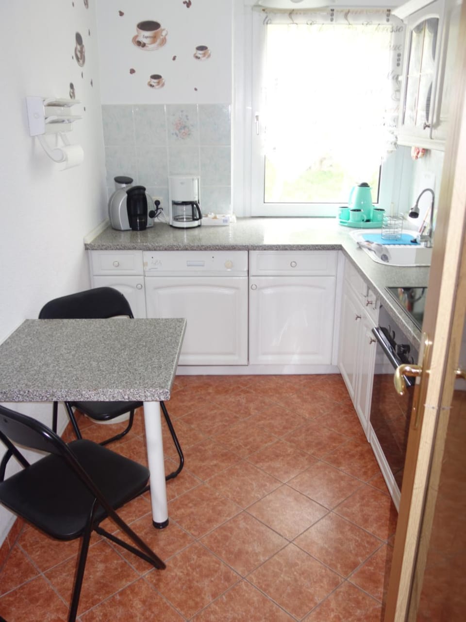 Kitchen or kitchenette, Dining area, pet friendly, stove
