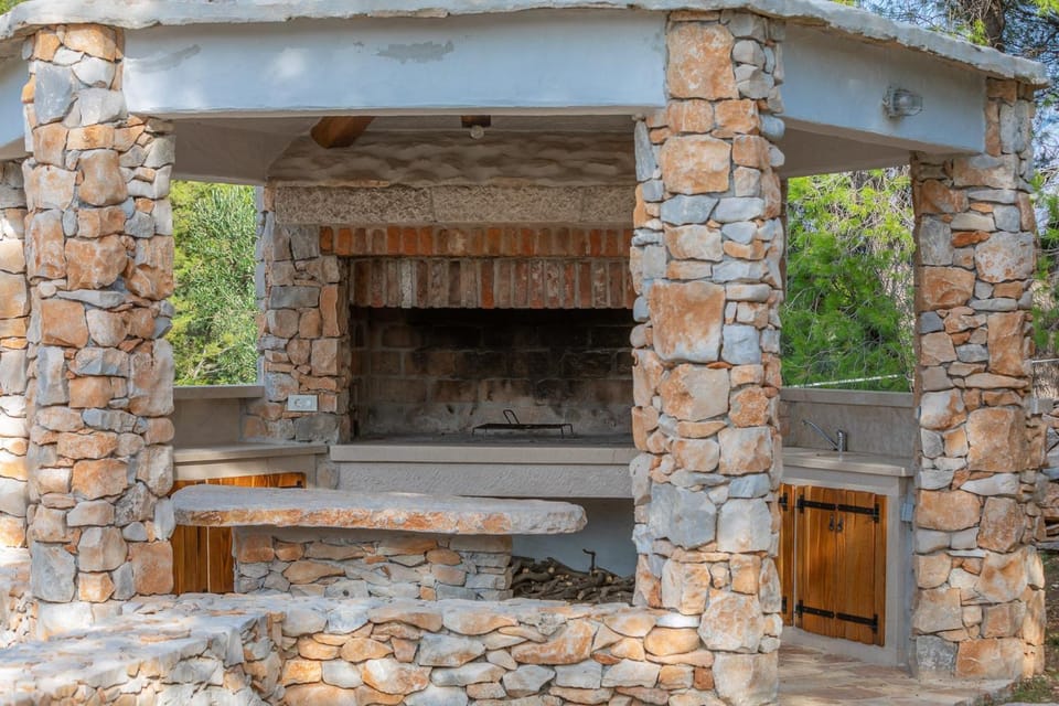 Day, BBQ facilities, BBQ facilities, flat iron