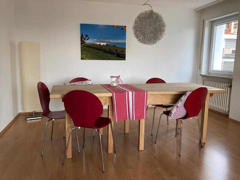 Seating area, Dining area