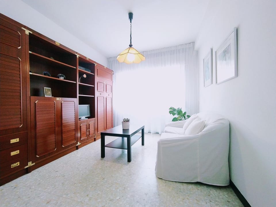 Communal lounge/ TV room, Living room, Photo of the whole room, Bedroom, storage, wardrobe