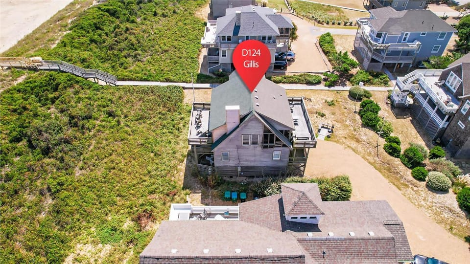 D124- Gillis House in Duck