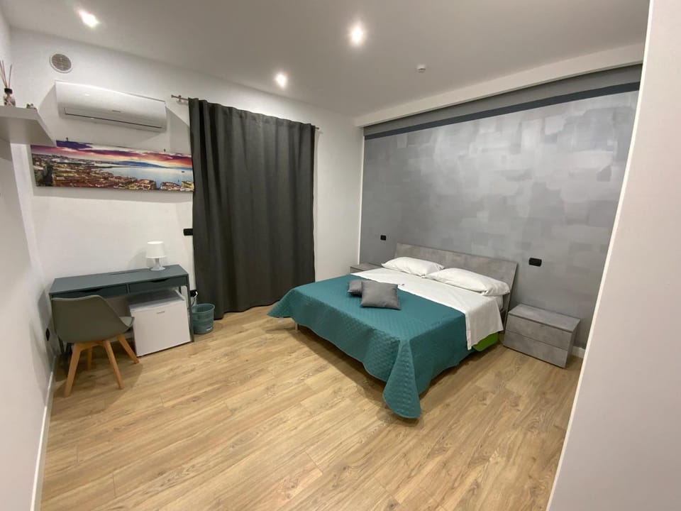 Bedroom, hair dresser