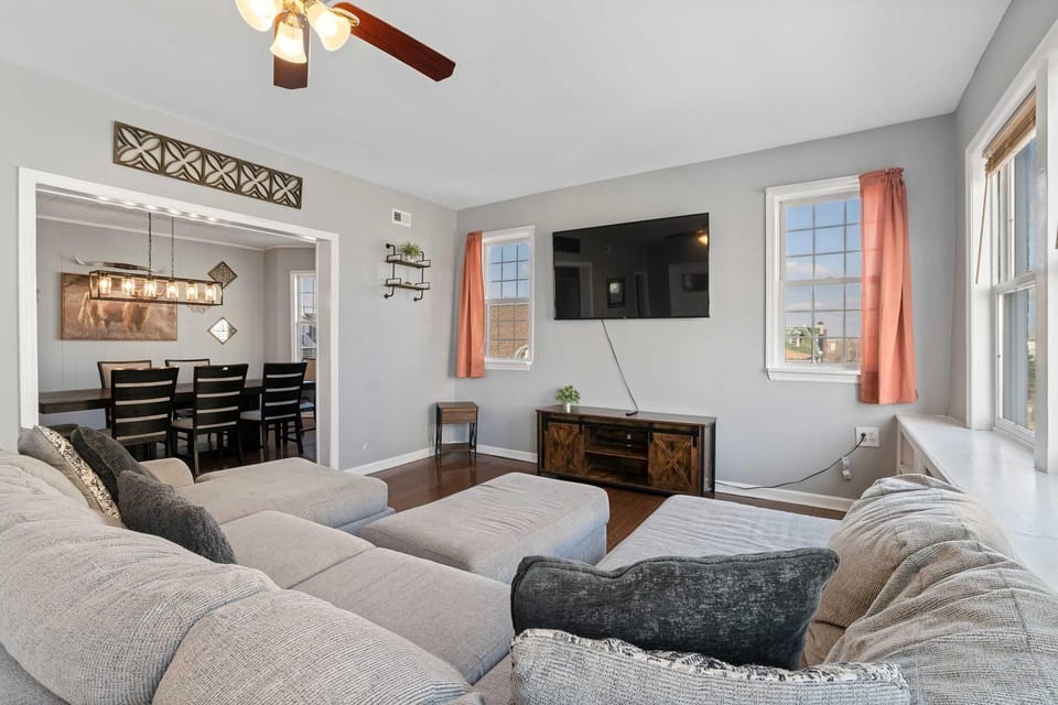 Escape to Raleigh Ave 3 Steps from the Beach House in Ventnor City