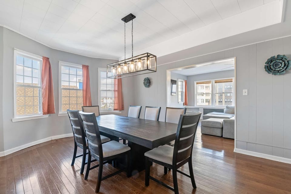 Escape to Raleigh Ave 3 Steps from the Beach House in Ventnor City