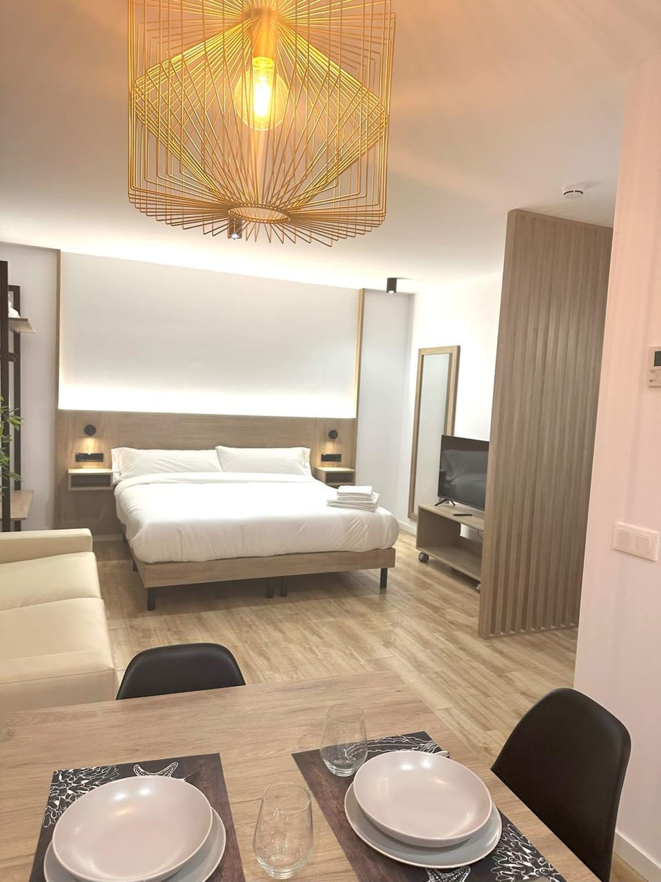 Bed, Living room, Dining area, Bedroom