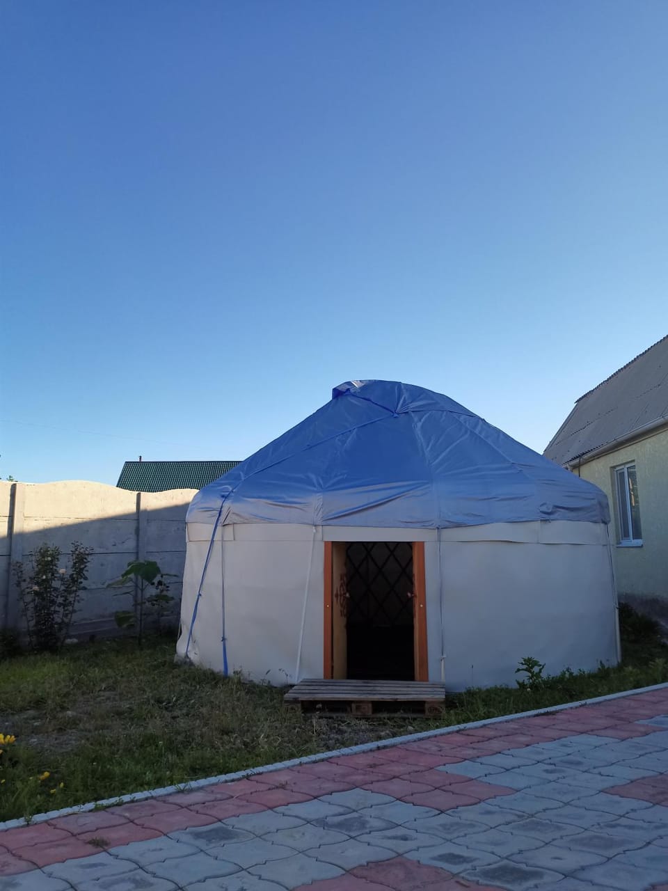 Property building, Day