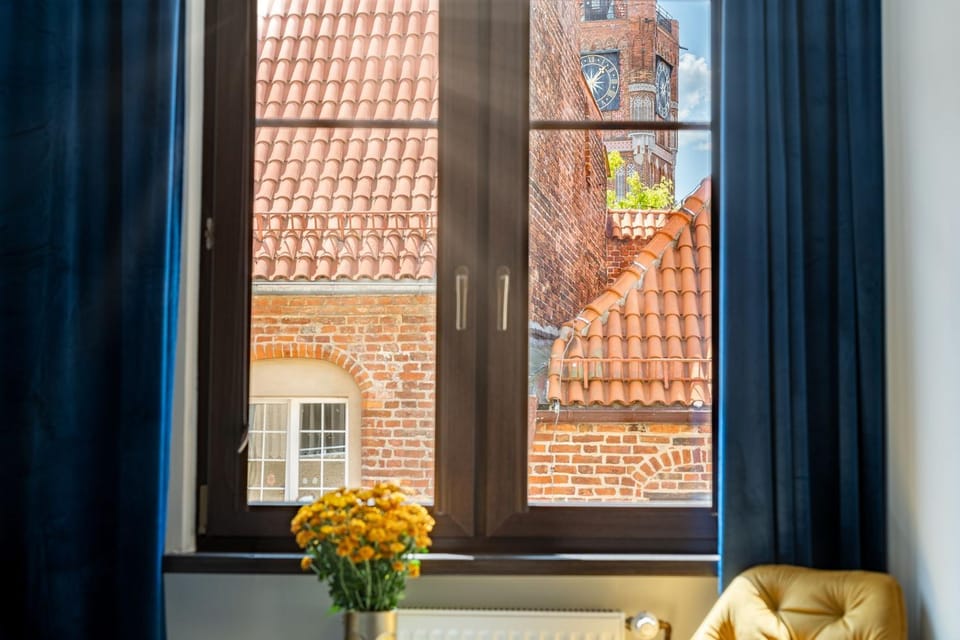 Day, Bedroom