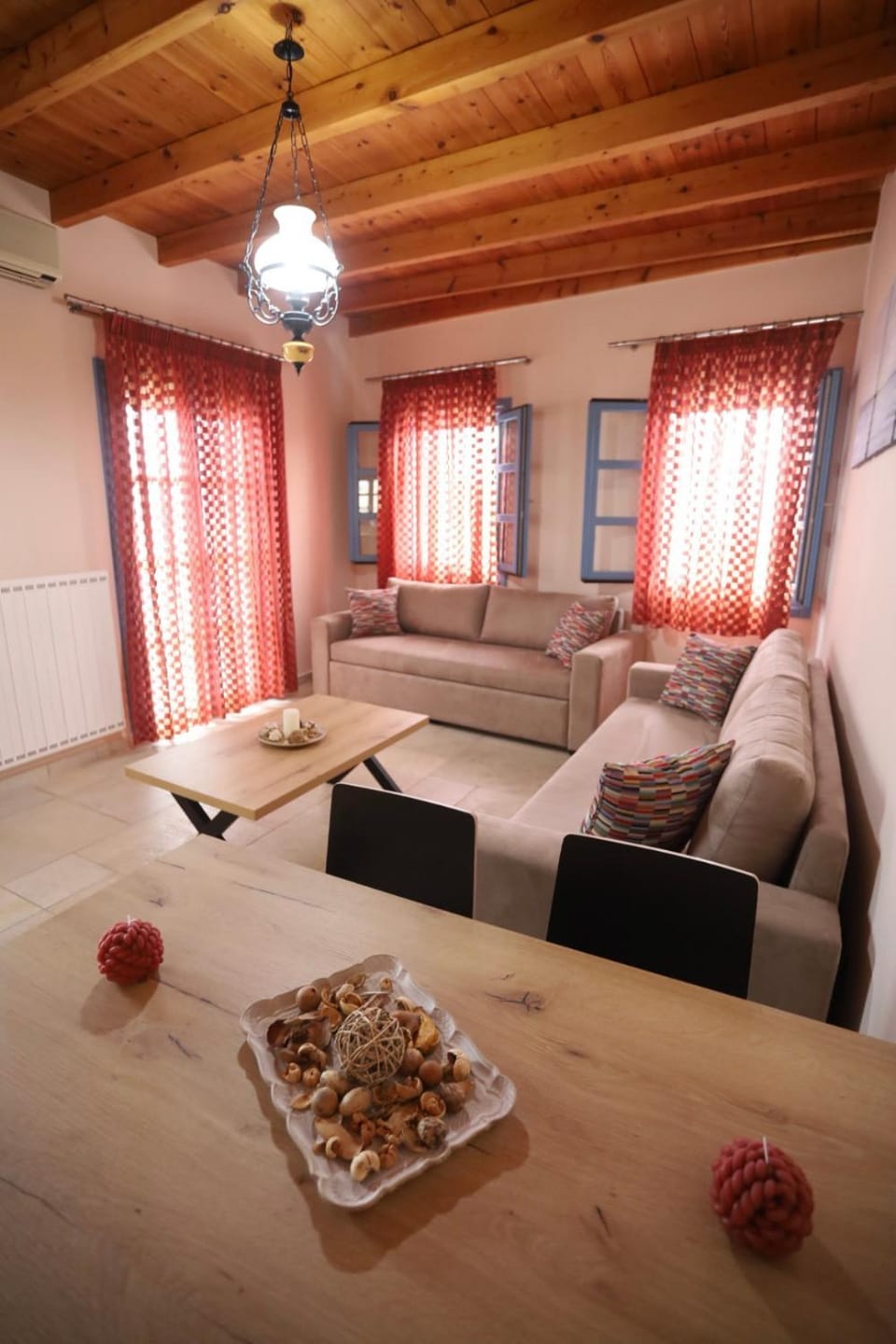 Seating area, Dining area