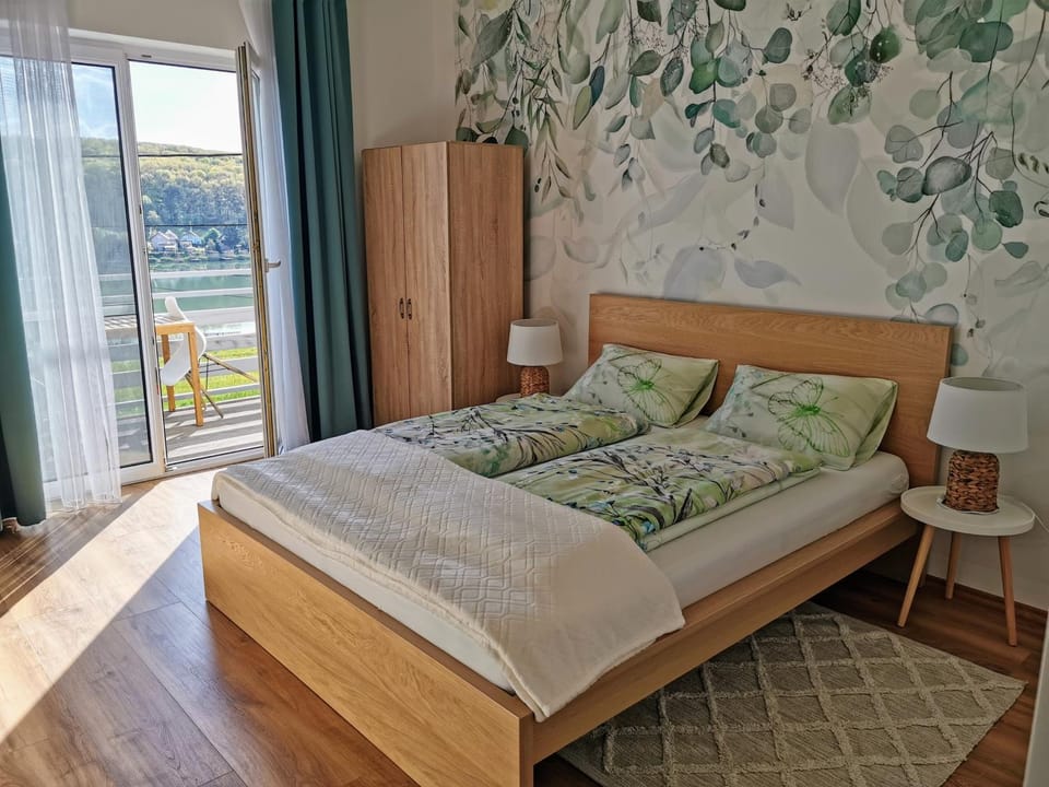 TV and multimedia, Bedroom, furniture