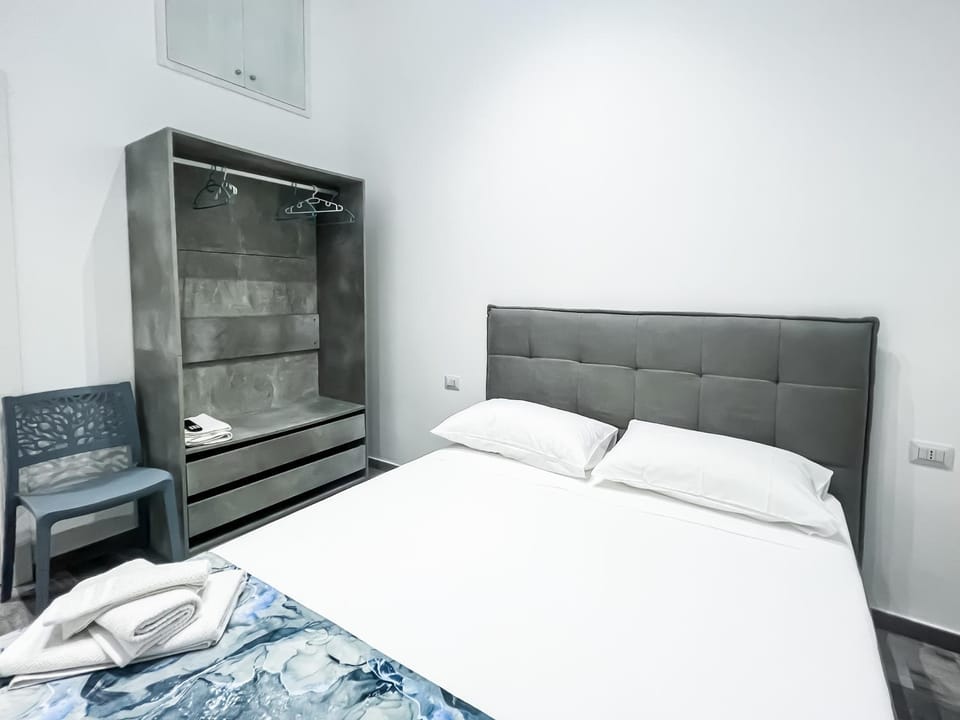 Bed, Bedroom, wardrobe