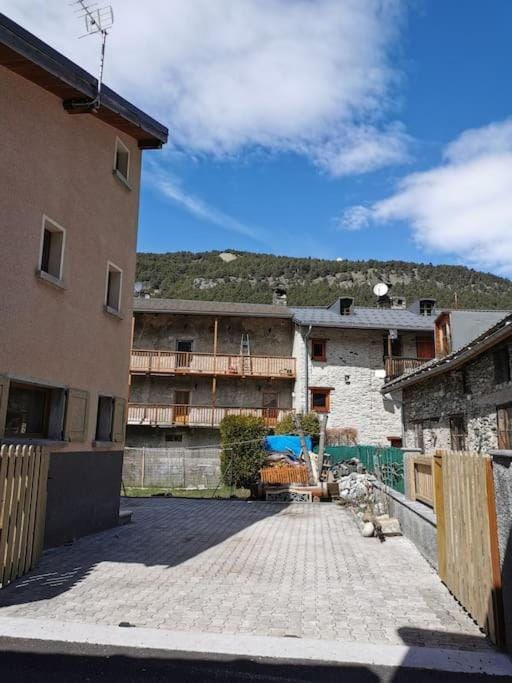 Gîte 14 pers LesOursFanfarons spacieux chaleureux House in Piedmont