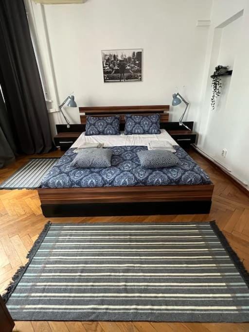 Apartament Ultracentral Universitate Apartment in Bucharest
