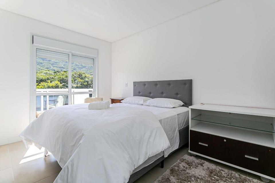 Bed, Balcony/Terrace, Photo of the whole room, Bedroom