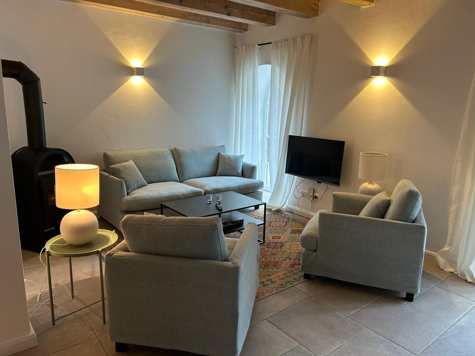Living room, Seating area, flat iron