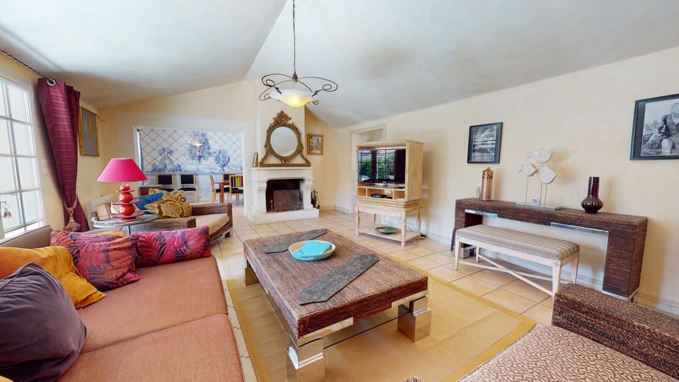 Communal lounge/ TV room, Living room