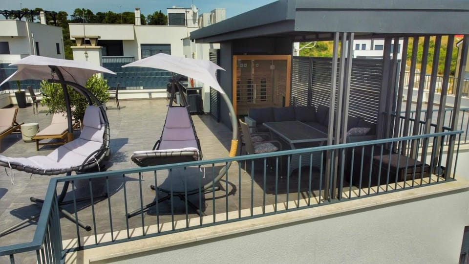 Day, Sauna, Balcony/Terrace, sunbed