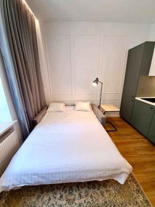 Old Ochota Prime Studio Apartment in Warsaw