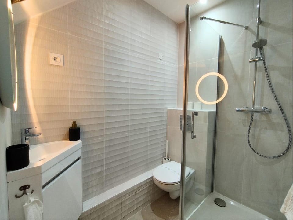 Shower, Toilet, Bathroom