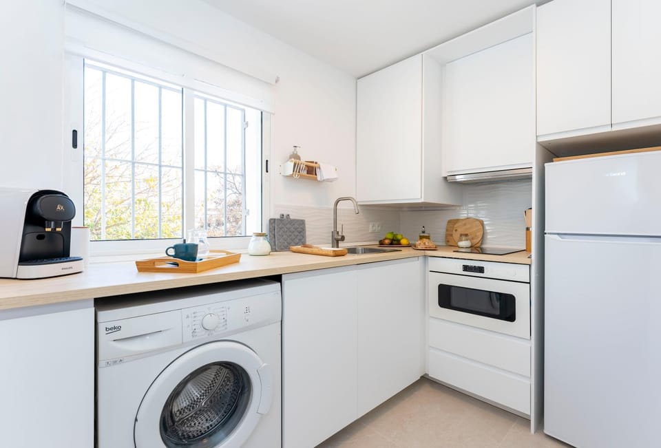 Coffee/tea facilities, Kitchen or kitchenette, dishwasher, minibar, stove, toaster, washing machine