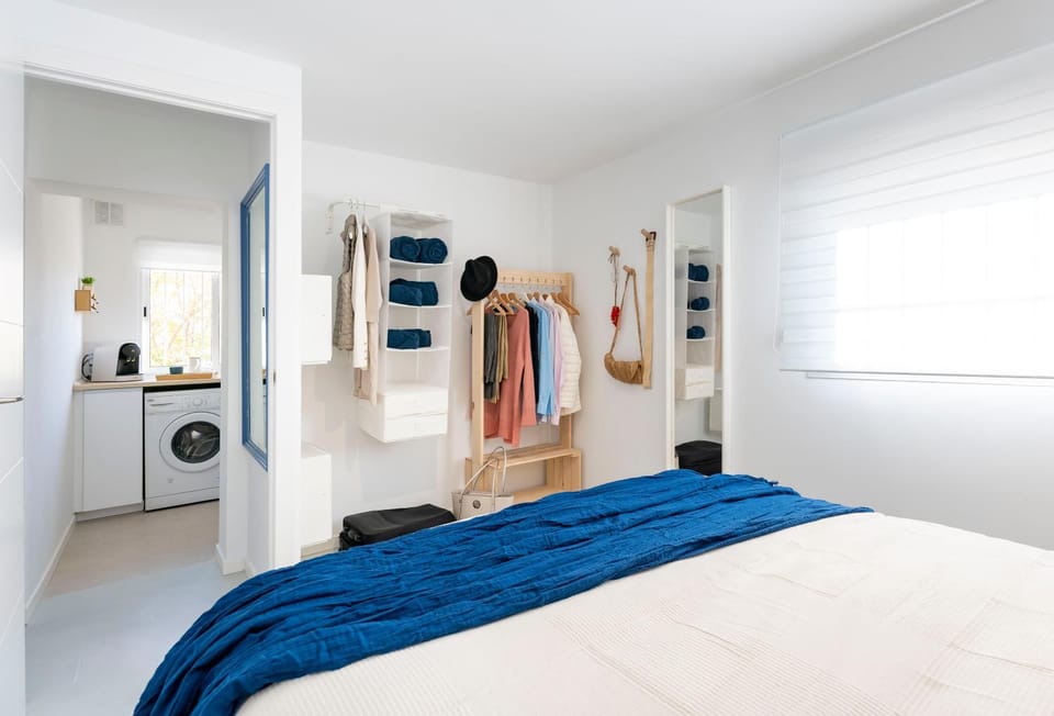 Bed, Bedroom, towels, wardrobe