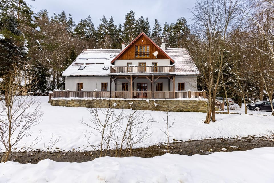 Property building, Day, Natural landscape, Winter
