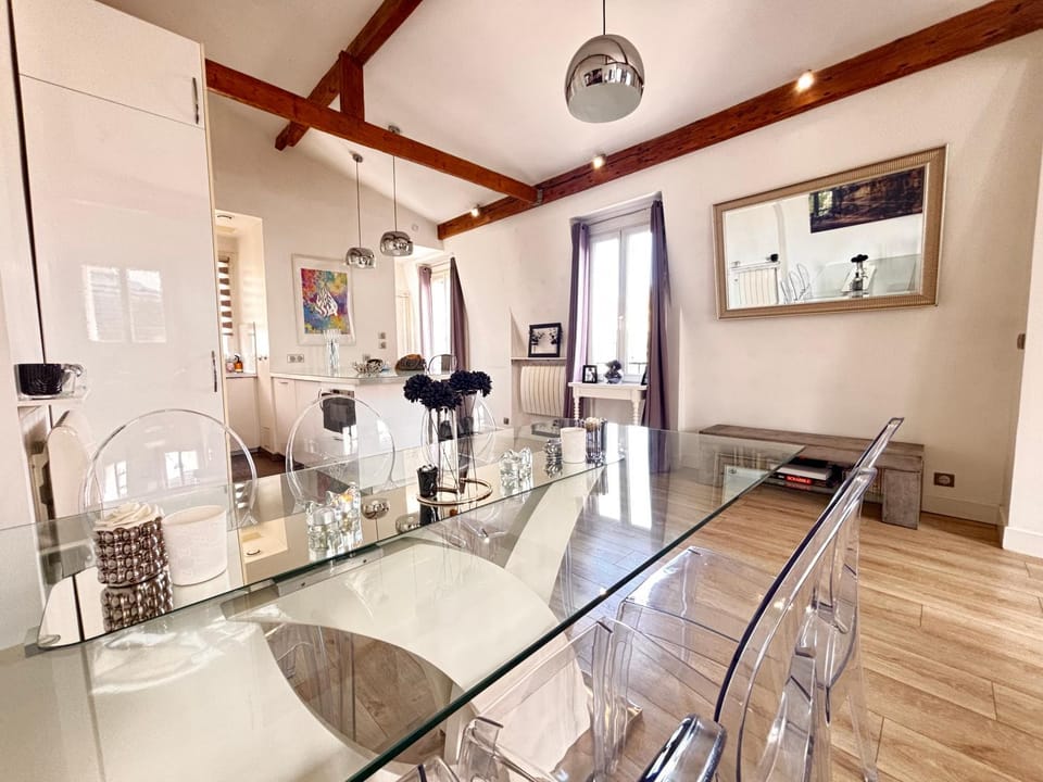 Living room, Dining area