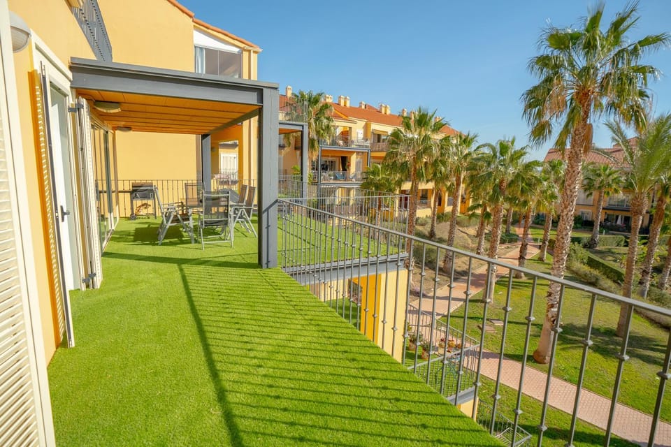 Property building, Balcony/Terrace, Garden view